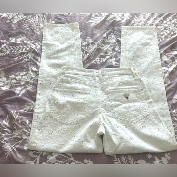 Guess Jeans | Nwt Guess 1981 Eyelet Straight Jeans Floridada White - Picture 5 of 7